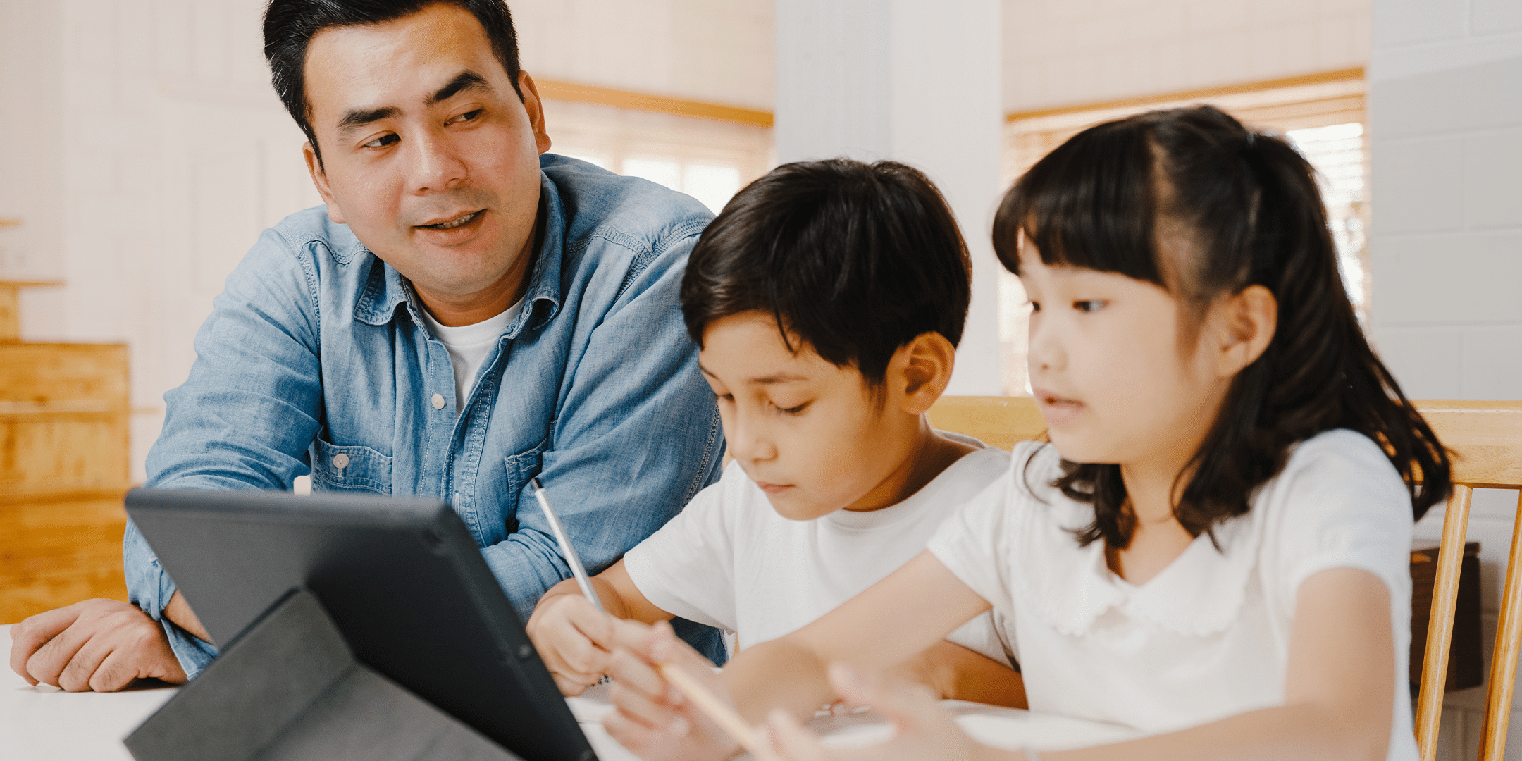 How to Help your Child Manage Time Well Between Study and Play